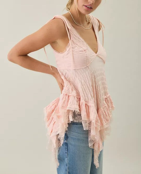 Top camisola rosa babydoll con lazos, volantes y encaje asimétrico